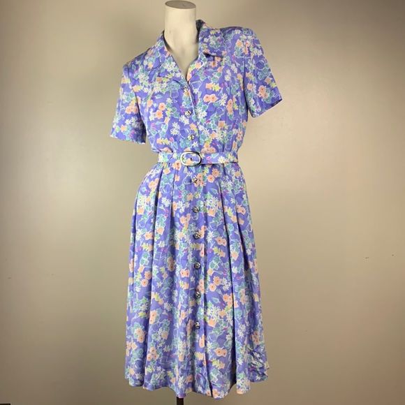 Leslie Fay Dresses & Skirts - Vintage LESLIE FAYE petite dress size 6P Button diet belted granny floral midi